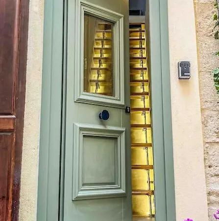 Apollona's Boutique *